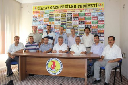 “suriye’yi Kınamak Yetmez, Yaptırım Başlamalı”