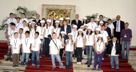 Sürmene Kaymakamlığı Öksüz Ve Yetimleri Gezdirdi