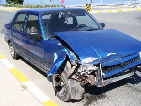 Sürmene’nin girişindeki kavşak kazalara davetiye çıkarıyor