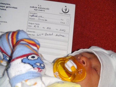 Suruç’ta yeni doğmuş bir bebeği sokağa terk ettiler