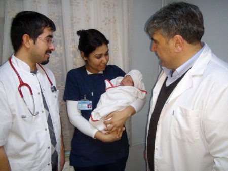 Suruç’ta yeni doğmuş bir bebeği sokağa terk ettiler