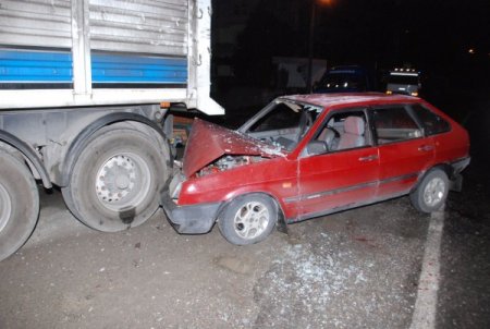 Sürücünün Kaçtığı İddia Edilen Kazada 2 Kişi Ağır Yaralandı