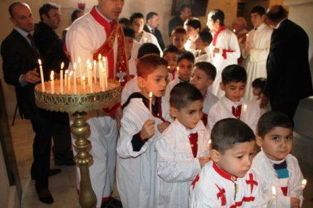 Süryaniler, 'Doğuş Bayramı'nı Kırklar Kilisesi'nde kutladı