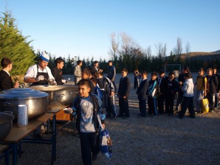 Suşehri Anadolu İmam Hatip'te aşure dağıtımı