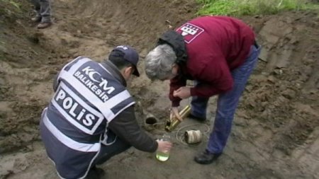 Susurluk'ta Yer Altına Gizlenmiş Akaryakıt Tankları Ele Geçirildi