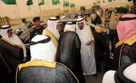 Suudi Arabistan Kralı, Kız Üniversitesi Açtı