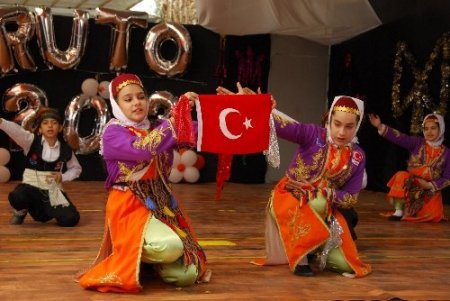 Suudi Arabistan'da 23 Nisan coşkuyla kutlandı