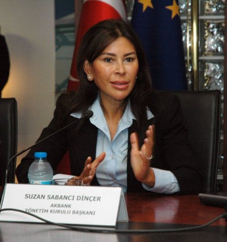 Suzan Sabancı Dinçer: Not arttırımını piyasalar satın aldı