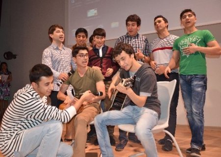 Tacik öğrenciler UAÜ’de festival düzenliyor