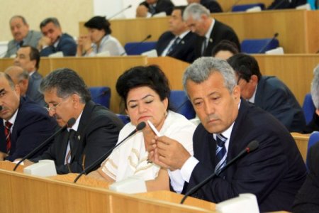 Tacikistan'da Çocuk Terbiyesinde Velilerin Sorumluluğu Yasalaştı