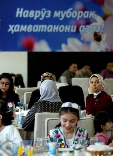 Taciklerin Nevruz kutlaması renkli görüntülere sahne oldu