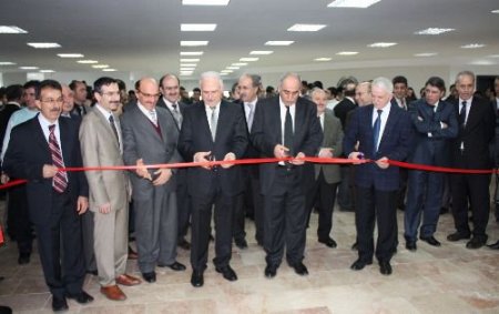 Tadilatı Tamamlanan Amfiler Hizmete Açıldı