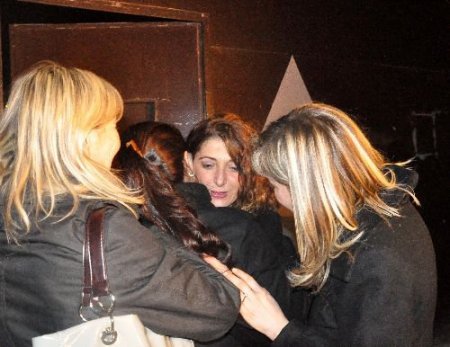 Tahliye Edilen Duruoğlu Çiçeklerle Karşılandı