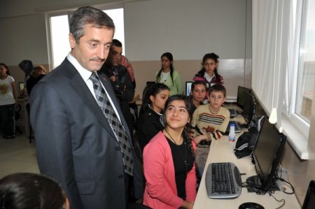 Tahmazoğlu, sosyal tesisteki kursiyerlerle bir araya geldi