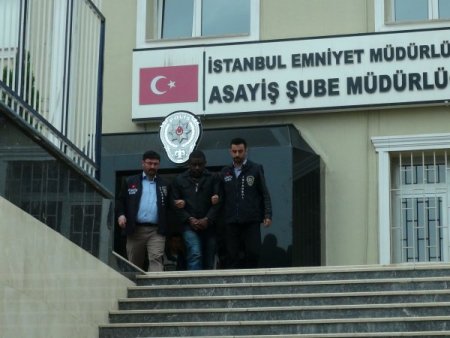 Tahta para makinesine 330 bin Euro kaptırdı