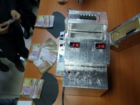 Tahta para makinesine 330 bin Euro kaptırdı