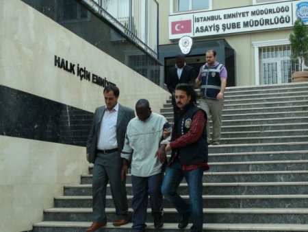 Tahta para makinesine 330 bin Euro kaptırdı