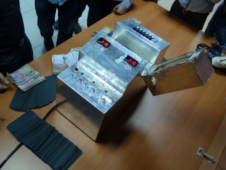 Tahta para makinesine 330 bin Euro kaptırdı