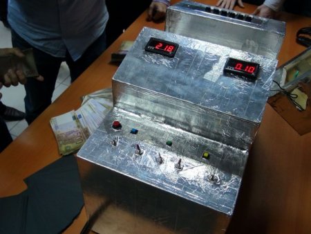 Tahta para makinesine 330 bin Euro kaptırdı