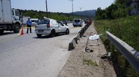 Takla atan otomobilden fırlayıp can verdi