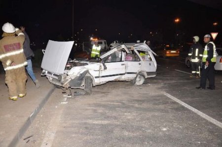 Takla Atan Otomobilinde Sıkışarak Öldü