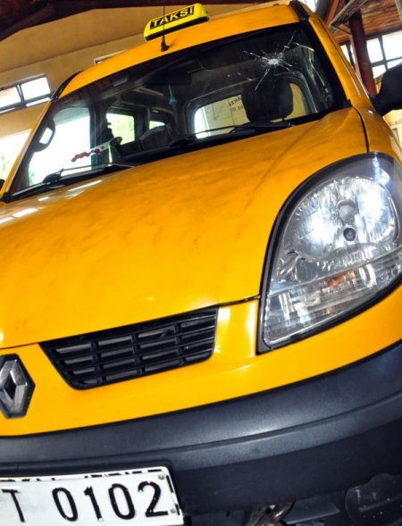 Taksi şoförü başından vurulmuş halde bulundu