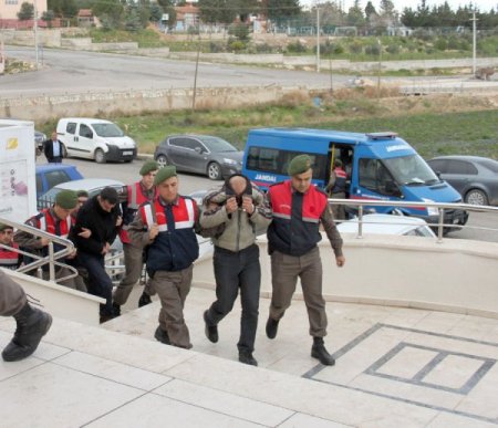 Taksici hem canını hem de banka çalışanlarını ve parayı kurtardı