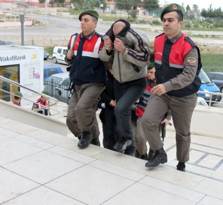 Taksici hem canını hem de banka çalışanlarını ve parayı kurtardı