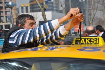 Taksicilerden 'akıllı bilet' protestosu