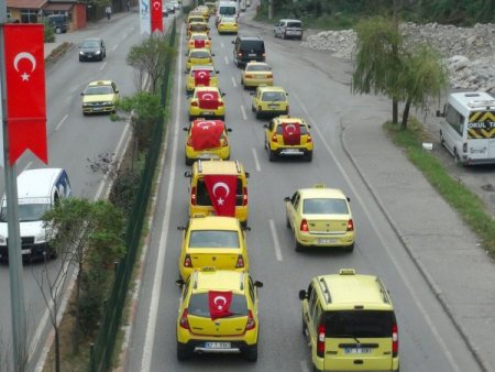 Taksicilerden teröre 'sarı tepki'