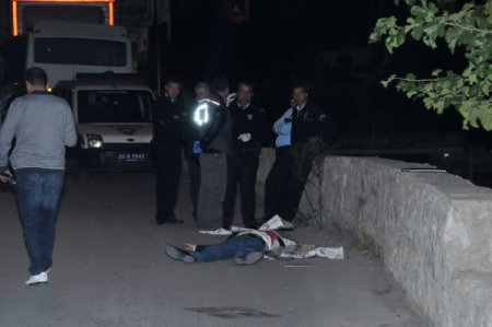 Taksiciyi öldürüp aracını gasp ettiler