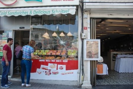 Taksim esnafı şiddet mağduru (Özel)