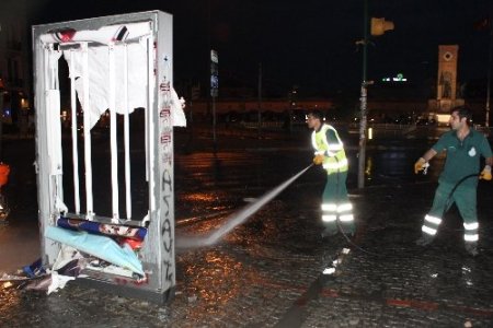 Taksim Meydanı temizlendi