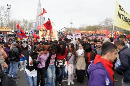Taksim Meydanında 1 Mayıs Kutlamaları
