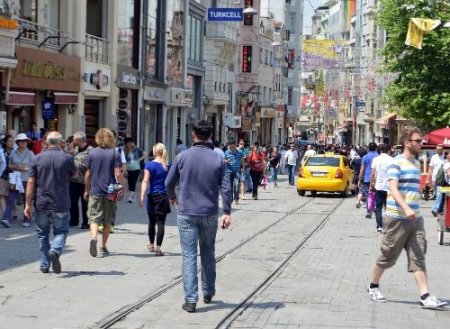 Taksim Meydanı'nda basın mensuplarına kimlik kontrolü