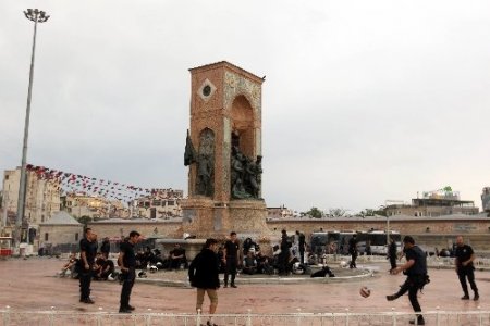 Taksim normale dönüyor