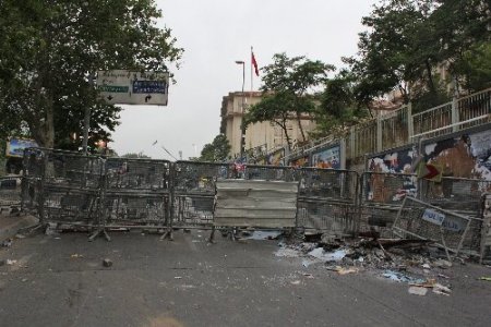 Taksim ve çevresi savaş alanına döndü