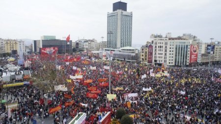 Taksim’de 1 Mayıs Coşkusu