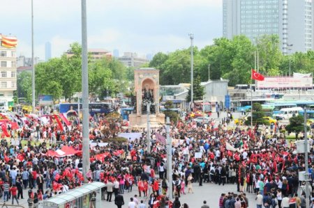 Taksim’de 19 Mayıs Coşkusu