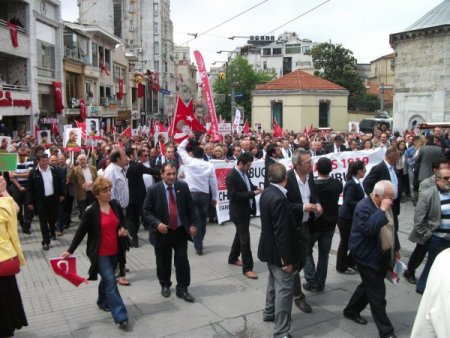 Taksim'de Chp'lilerin 19 Mayıs Yürüyüşü