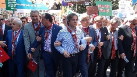 Taksim’de kasnak kullanıp, horon teptiler