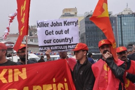 Taksim’de ‘Kerry’ protestosu
