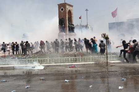 Taksim’de müdahaleler ara sokaklarda da devam etti