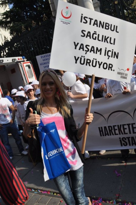 Taksim’de obeziteye karşı yürüdüler