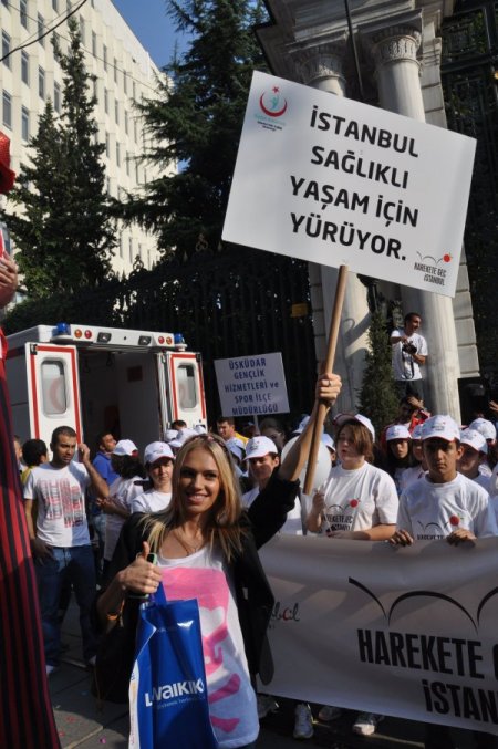 Taksim’de obeziteye karşı yürüdüler