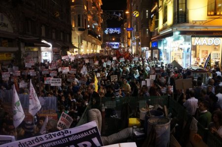 Taksim’de tezkere protestosu