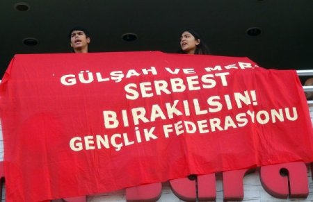 Taksim’de zincirli eylem