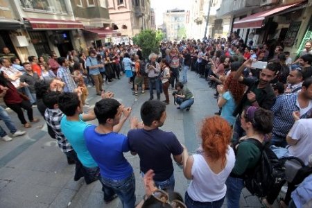 Taksim'deki 1 Mayıs kutlamalarından renkli kareler