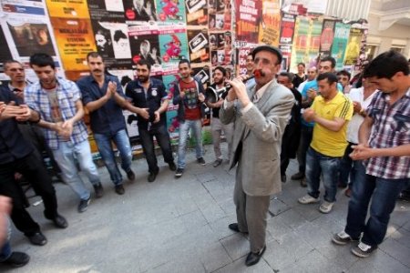 Taksim'deki 1 Mayıs kutlamalarından renkli kareler