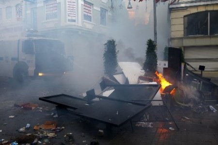 Taksim'deki olaylar İstiklal Caddesi'nde artarak devam ediyor